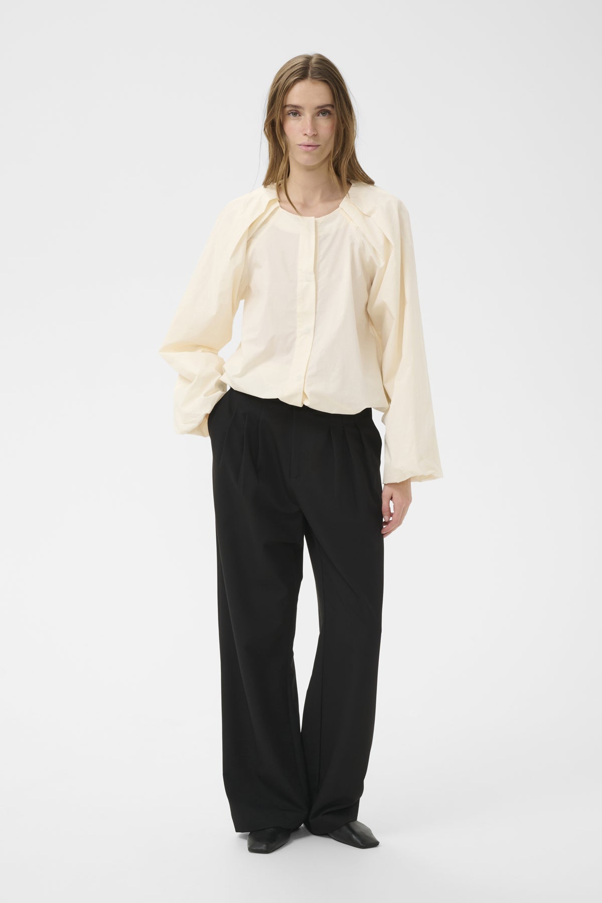 KBEnya Balloon Blouse Egret - 110103 - 10105891