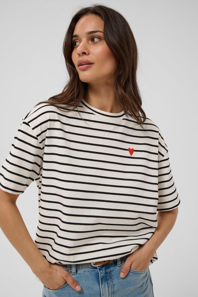 KAminna T-Shirt Chalk/Black-Red Heart - 100058 - 10513021 Thumbnail