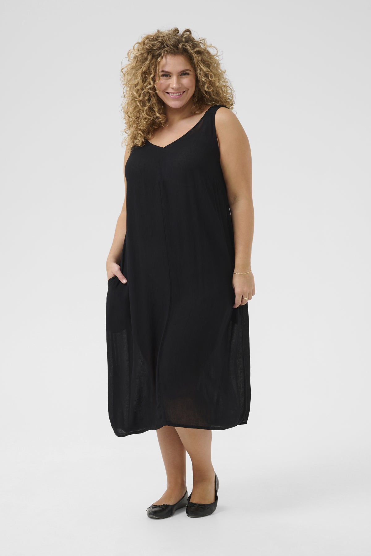 KCcaisy Ami Solid Dress Black deep