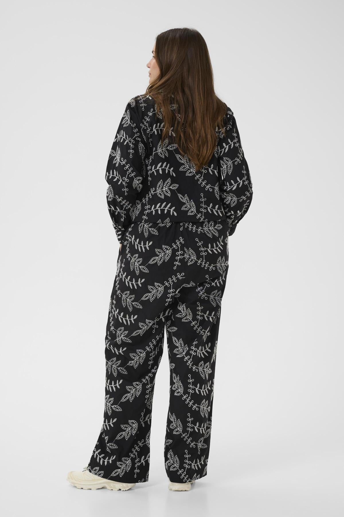 KCelory Pants Black Chalk Embroidery - 10900 - 10584018
