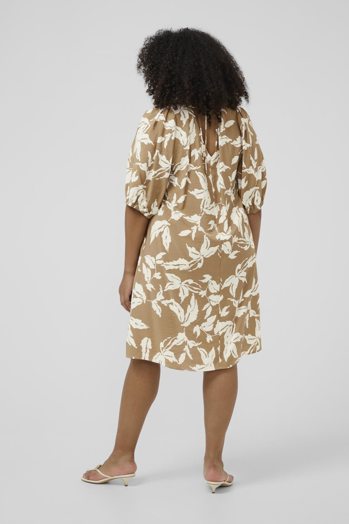 KCmarla Dress Oak Chalk Leafs - 109010 - 10584071