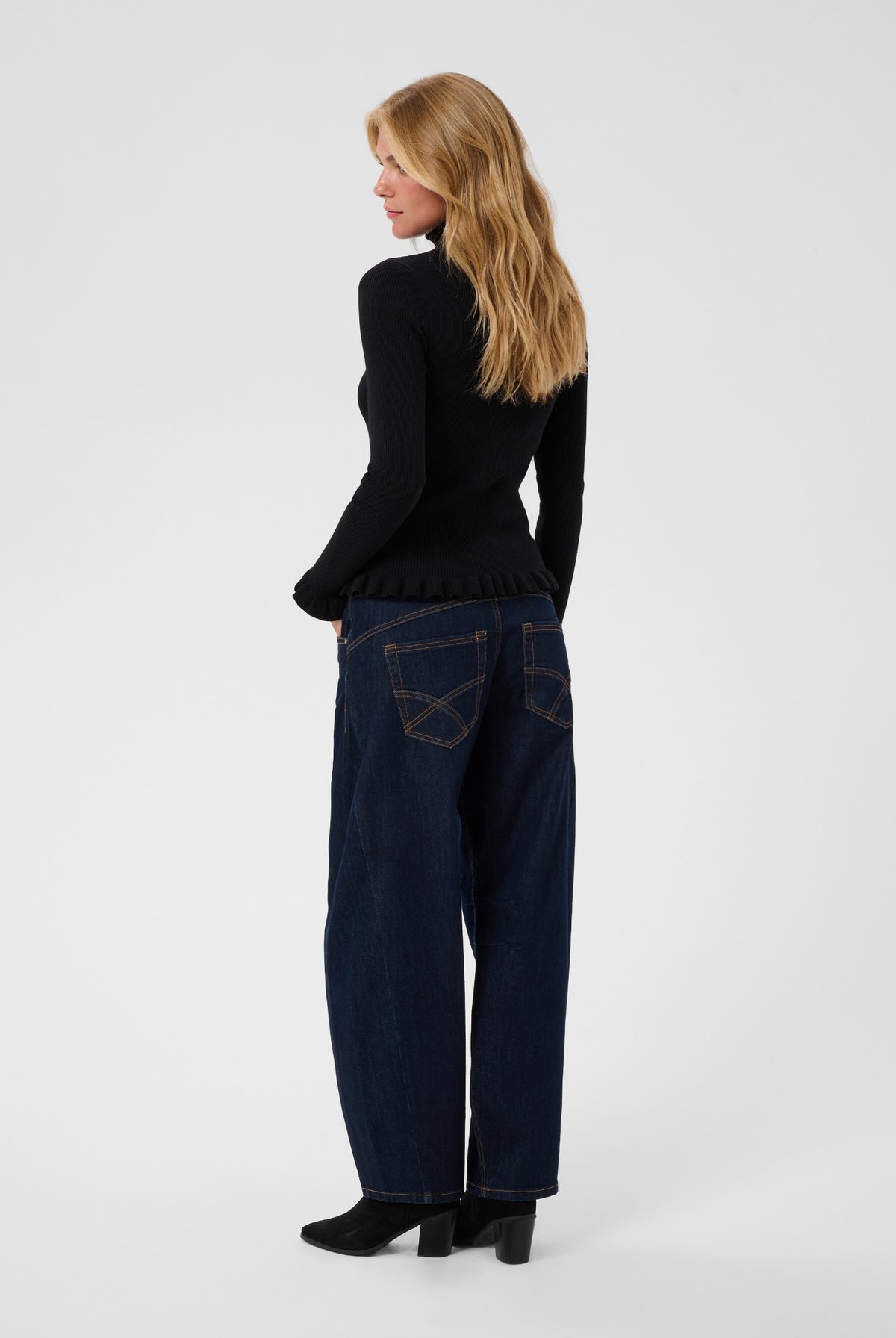CRDela Knit Roll Neck Pitch Black - 100120 - 10615363