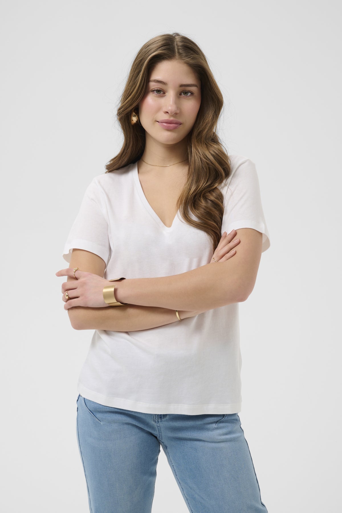 CRNeia Deep V-Neck T-Shirt Snow White - 110602 - 10615819