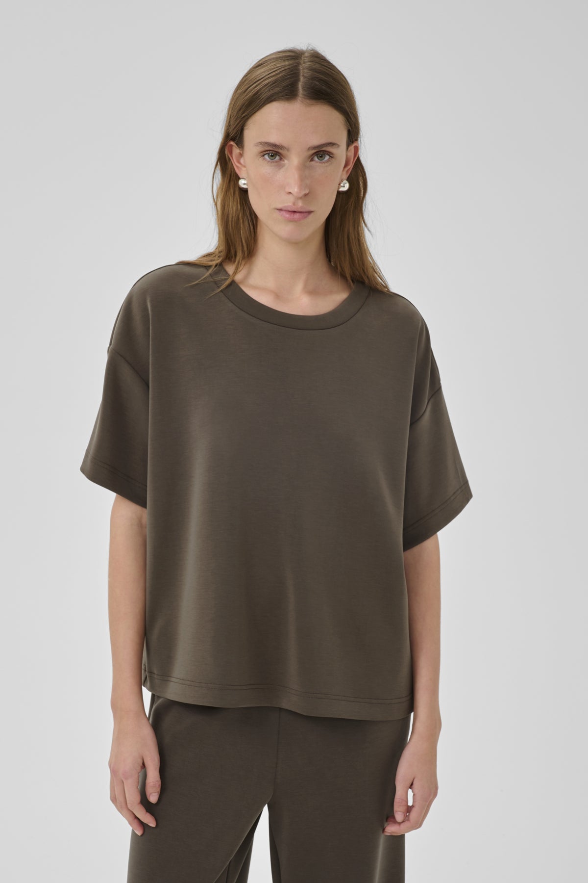 HelleMW EMB Boxy Tee Major Brown - 190810 - 10705231