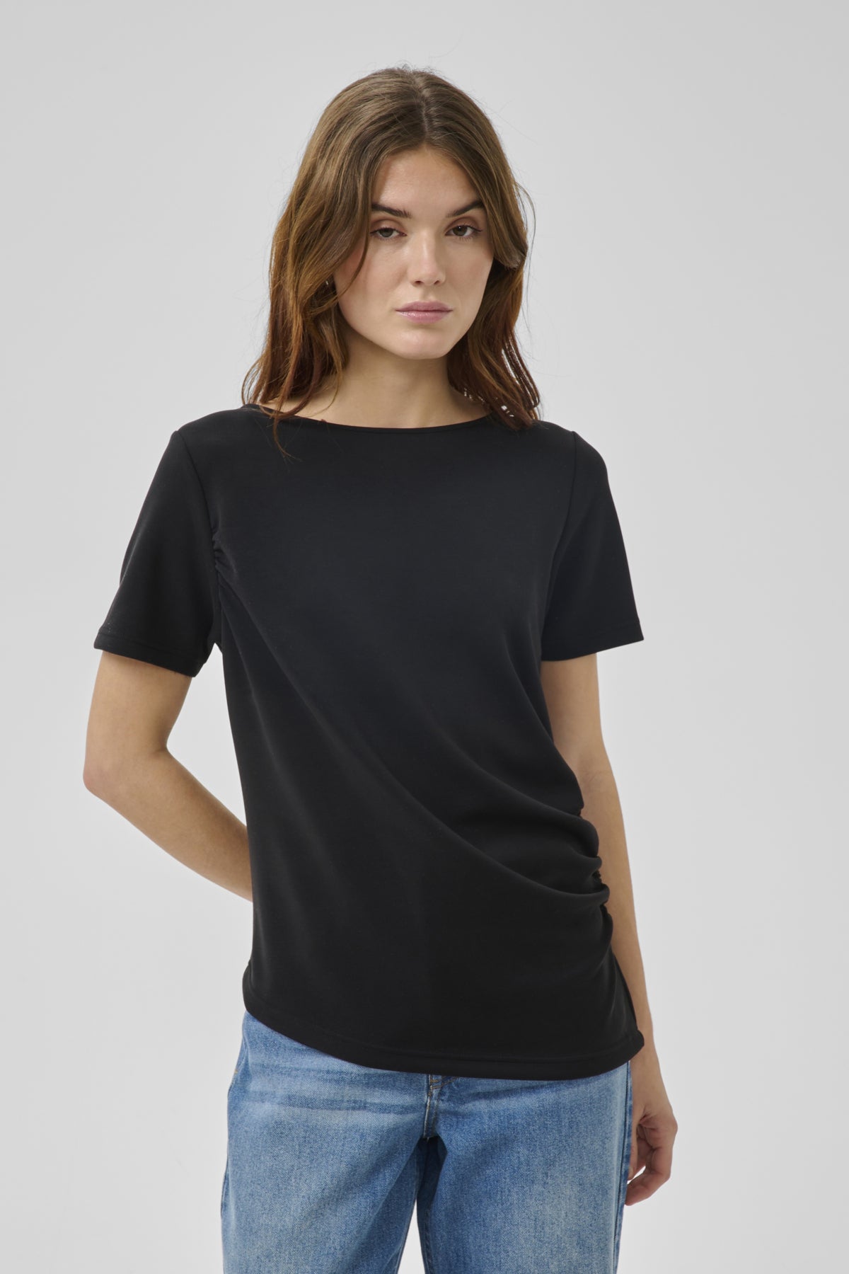 MWHelle Asymmetric Tee Black - 100031 - 10705405