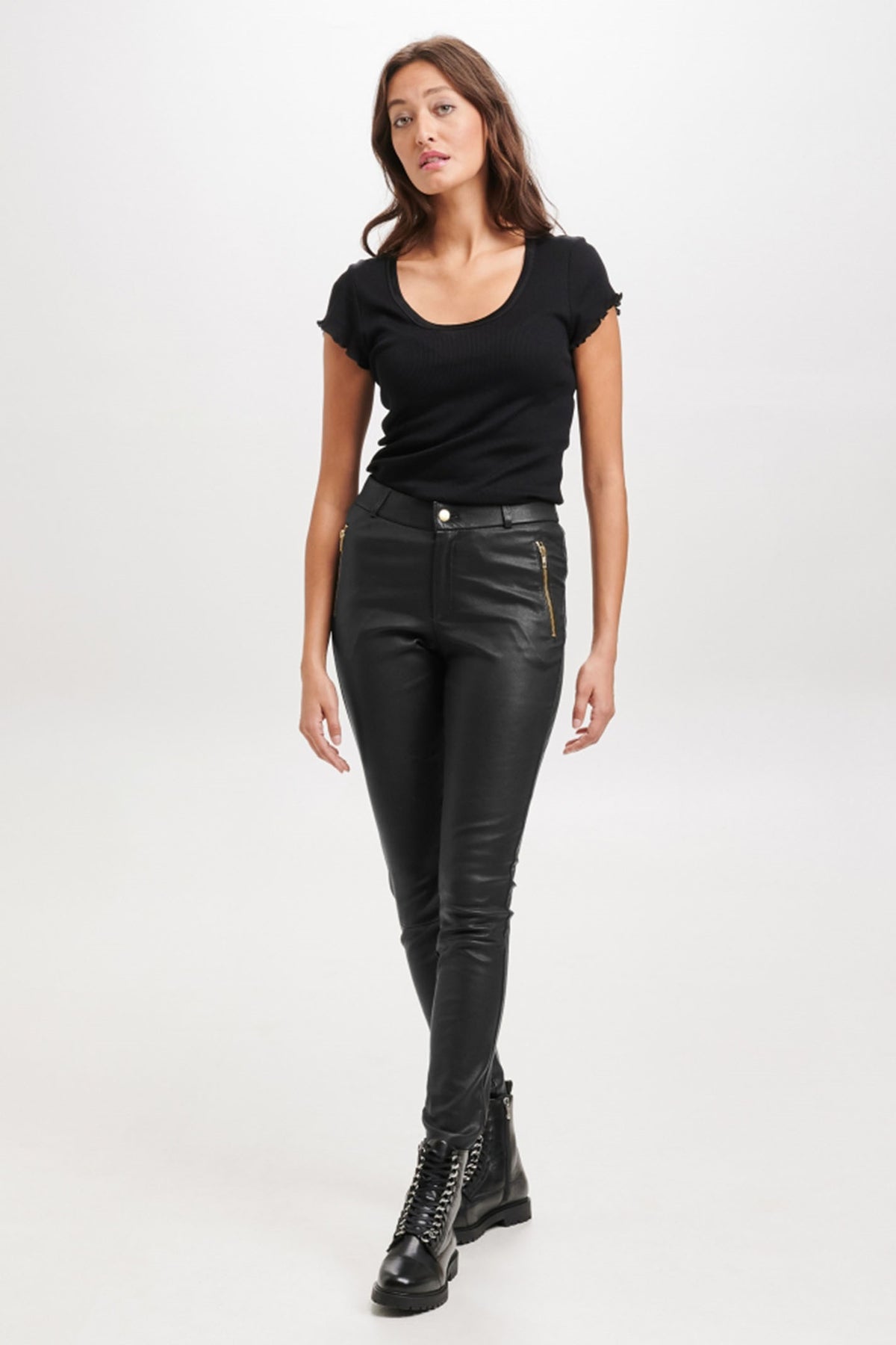 Leggings with saddle and zip p Black w. Gold acc. - 10910-new