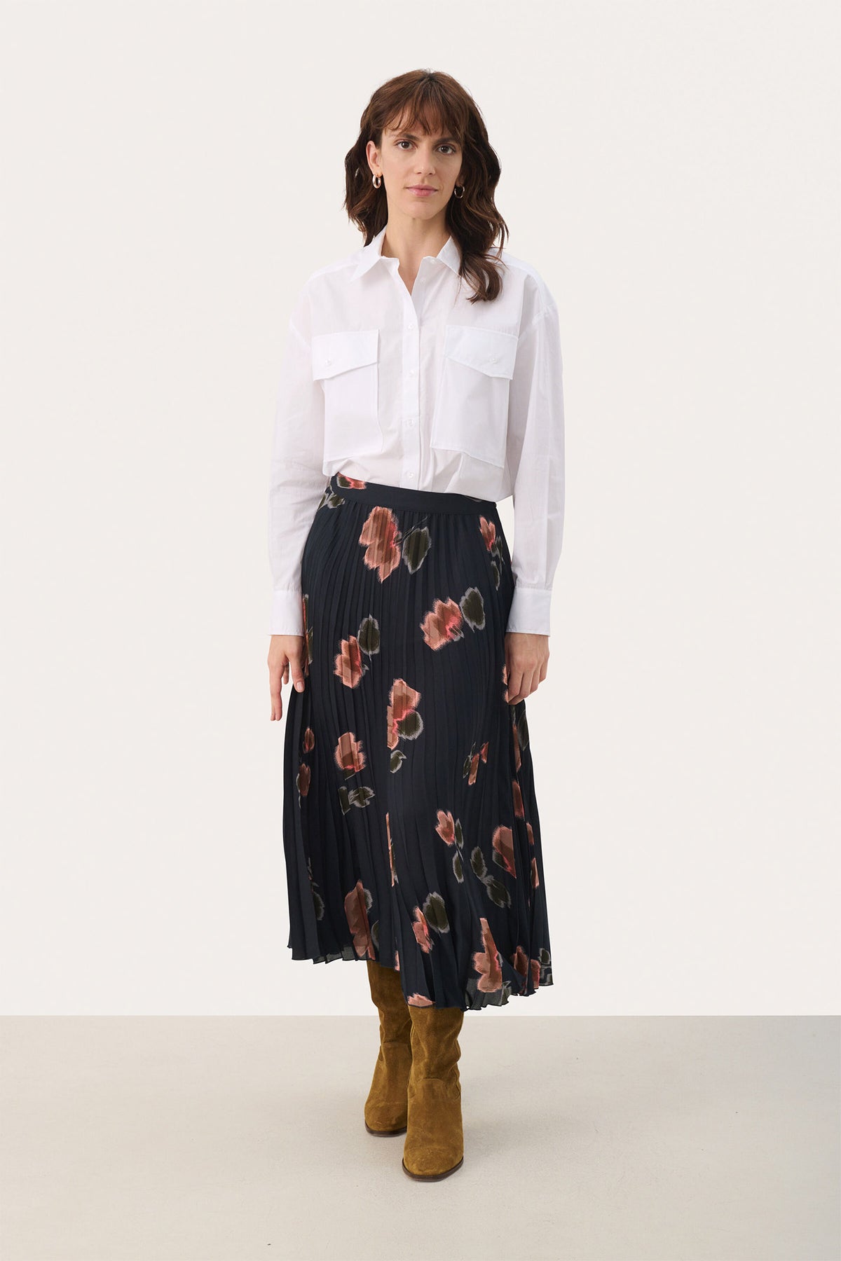 PriyankaPW SK Dark Navy Blurred Flower