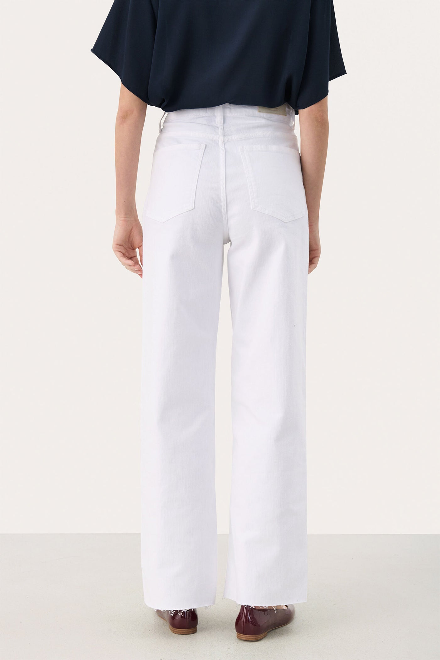 SimonaPW JE Bright White