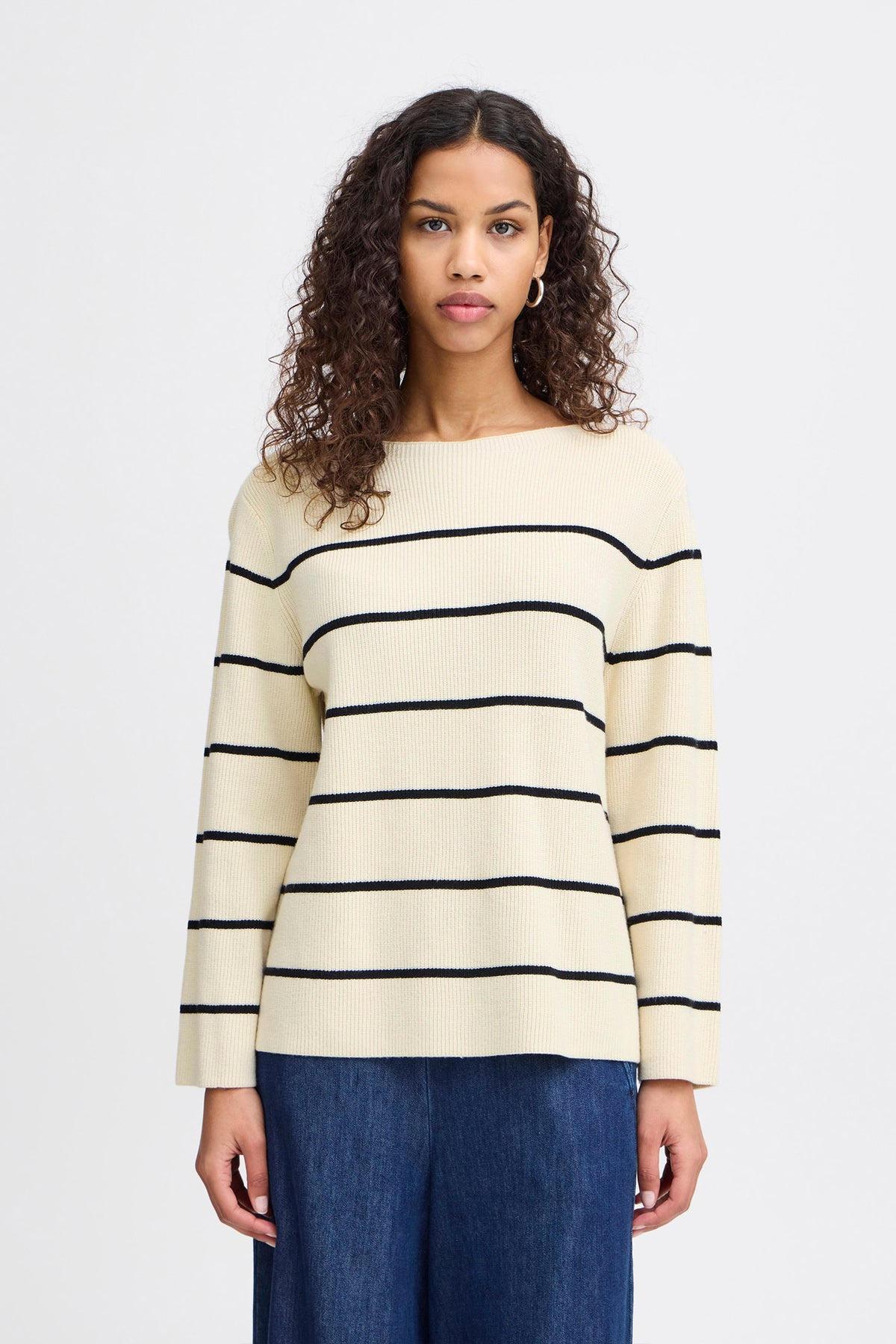 20121505 STRIK Almond Milk Black stripe - 20121505
