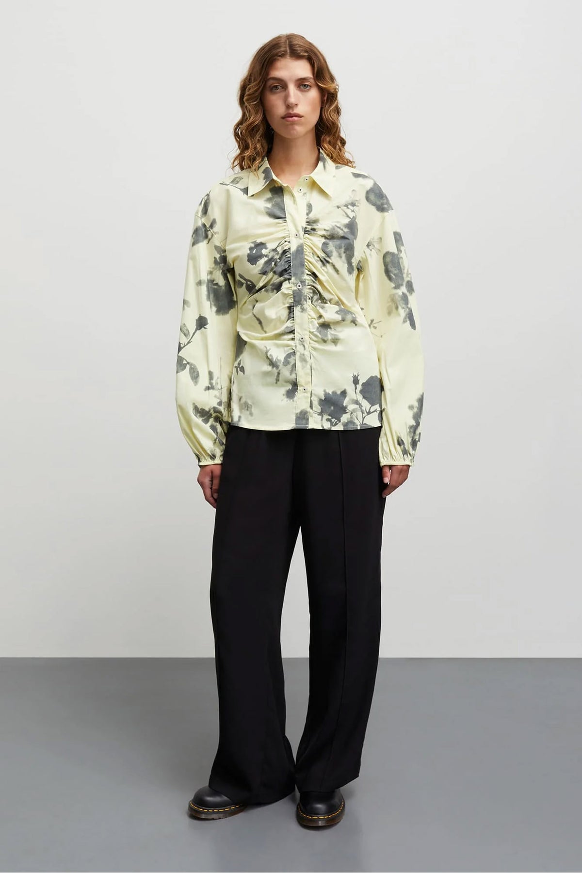 Light Crepe Harper Black