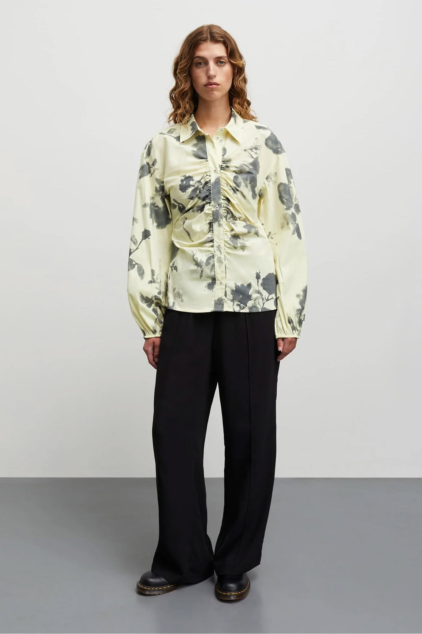 Light Crepe Harper Black