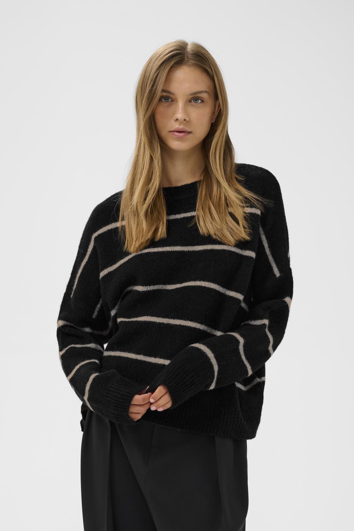 TeresaIW Crew Neck Pullover Black / Powder Beige - 300286 - 30111188