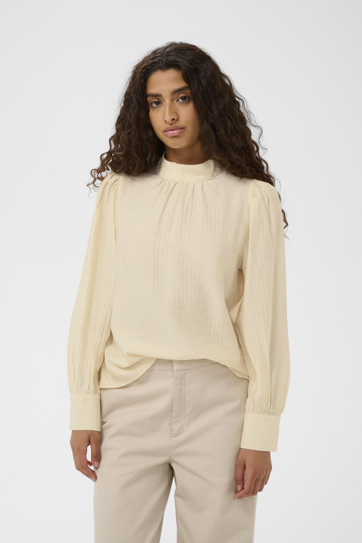 TrishIW High Neck Shirt Vanilla - 120601 - 30111203