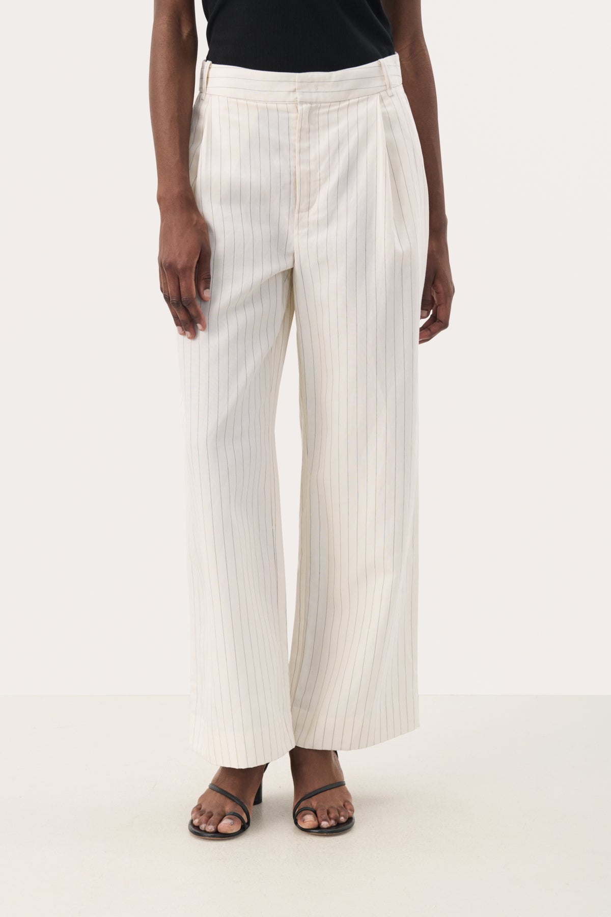 RabiaPW PA Whitecap Gray Stripe