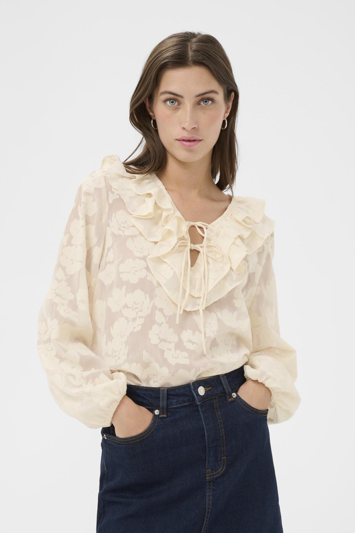 ZairaPW BL Whisper White Blurred Flower - - 30310285