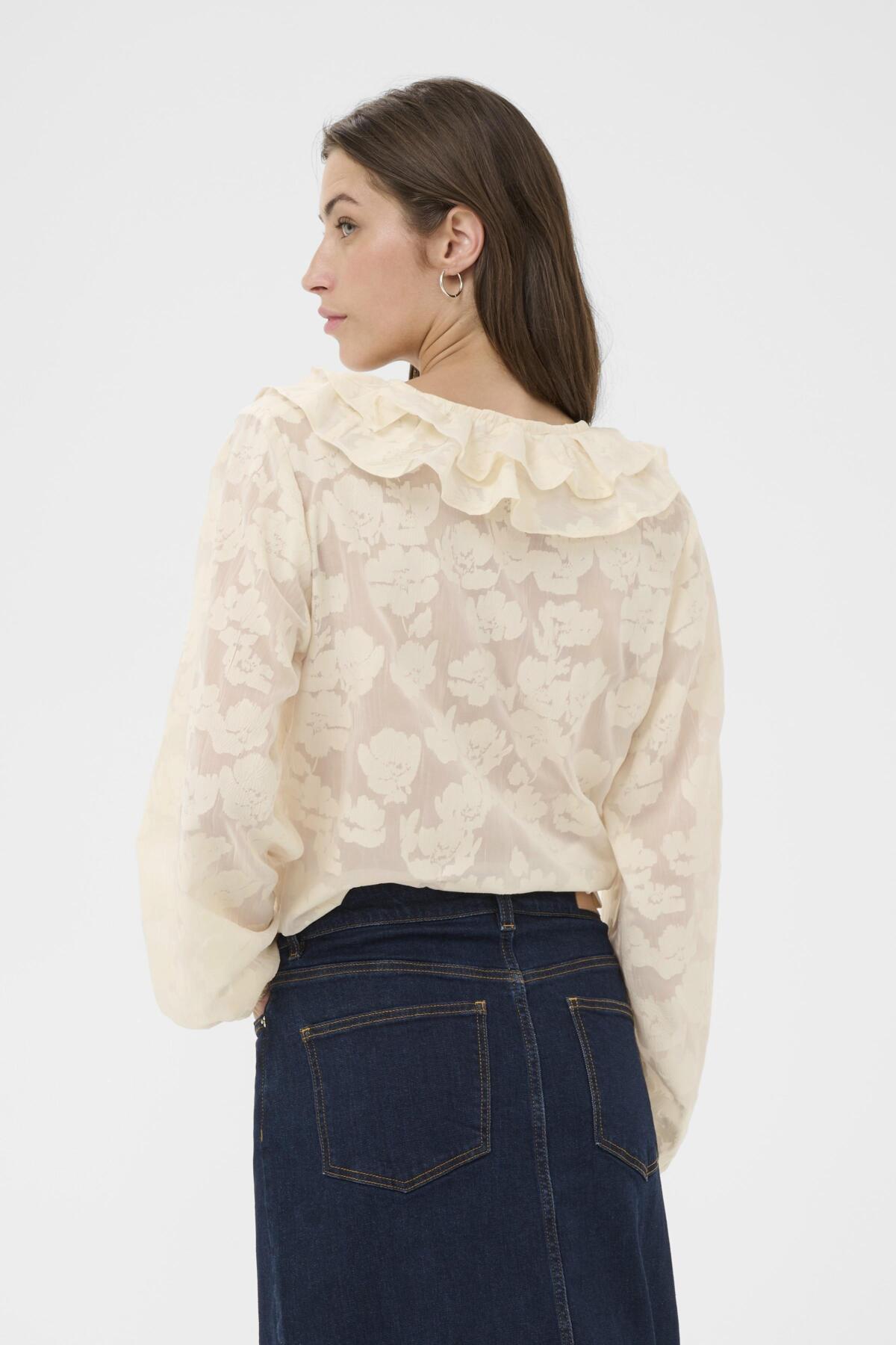 ZairaPW BL Whisper White Blurred Flower - - 30310285