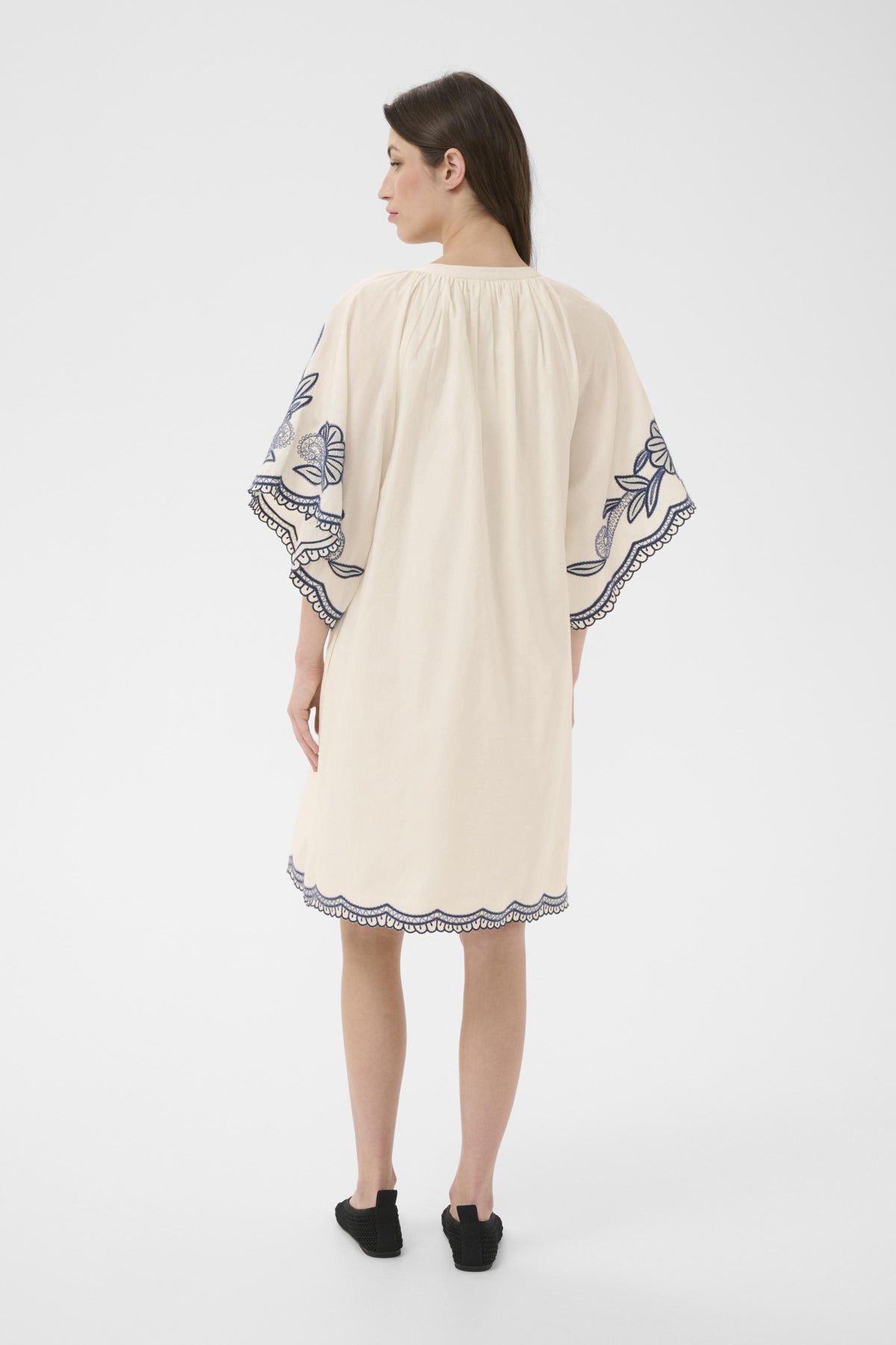 BreannaPW Dress Whisper White W Blue emb - 304 - 30310524