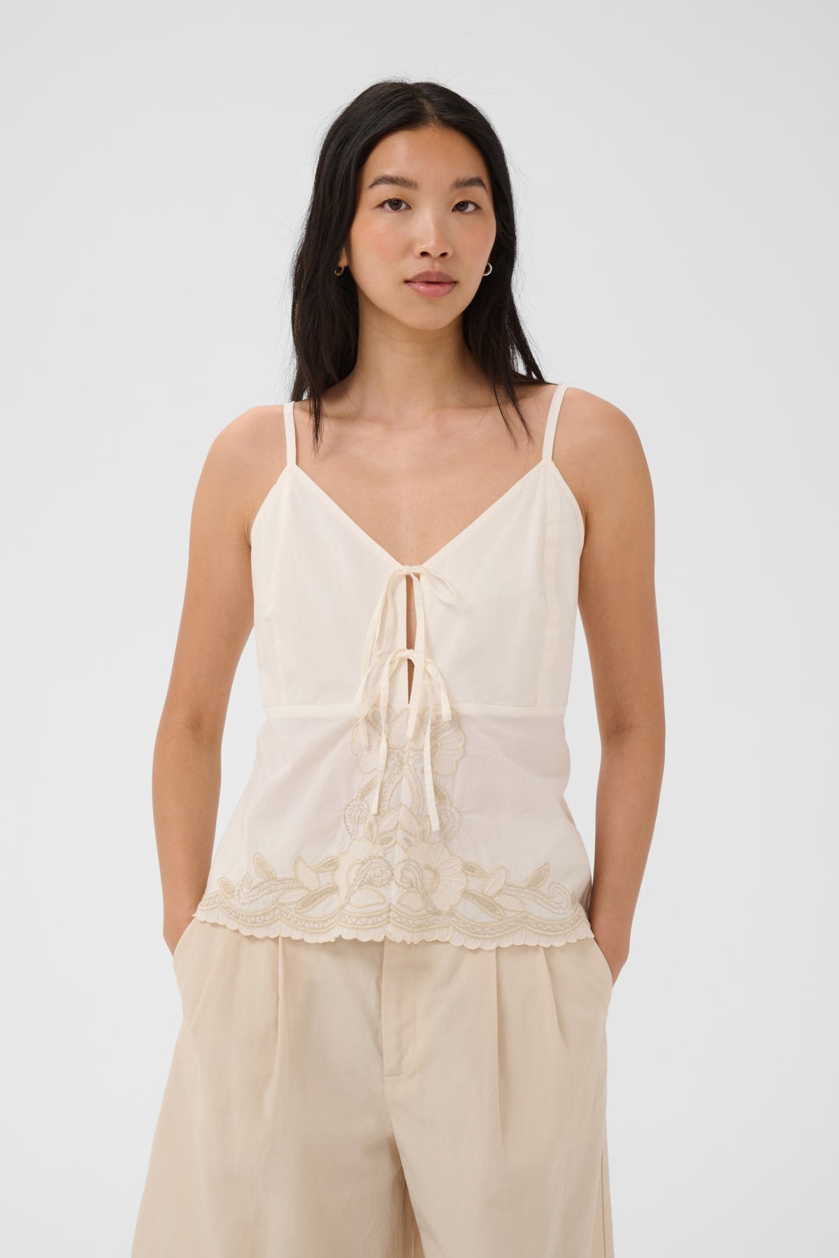 BellisiaPW Top Whisper White W French Oak emb - 30310560