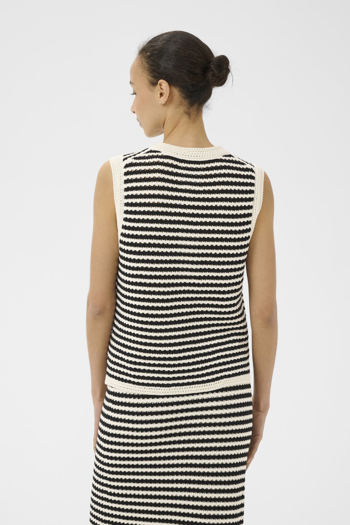 BrookiPW Waistcoat Black and White Crochet Look - - 30310579