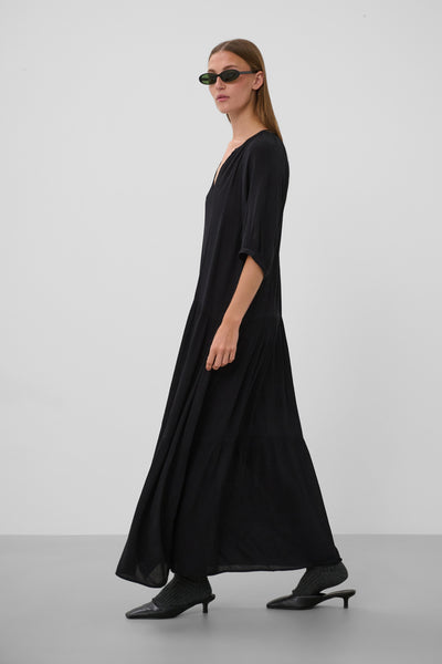 SLZaya Flowy Maxi Dress SS Black Thumbnail