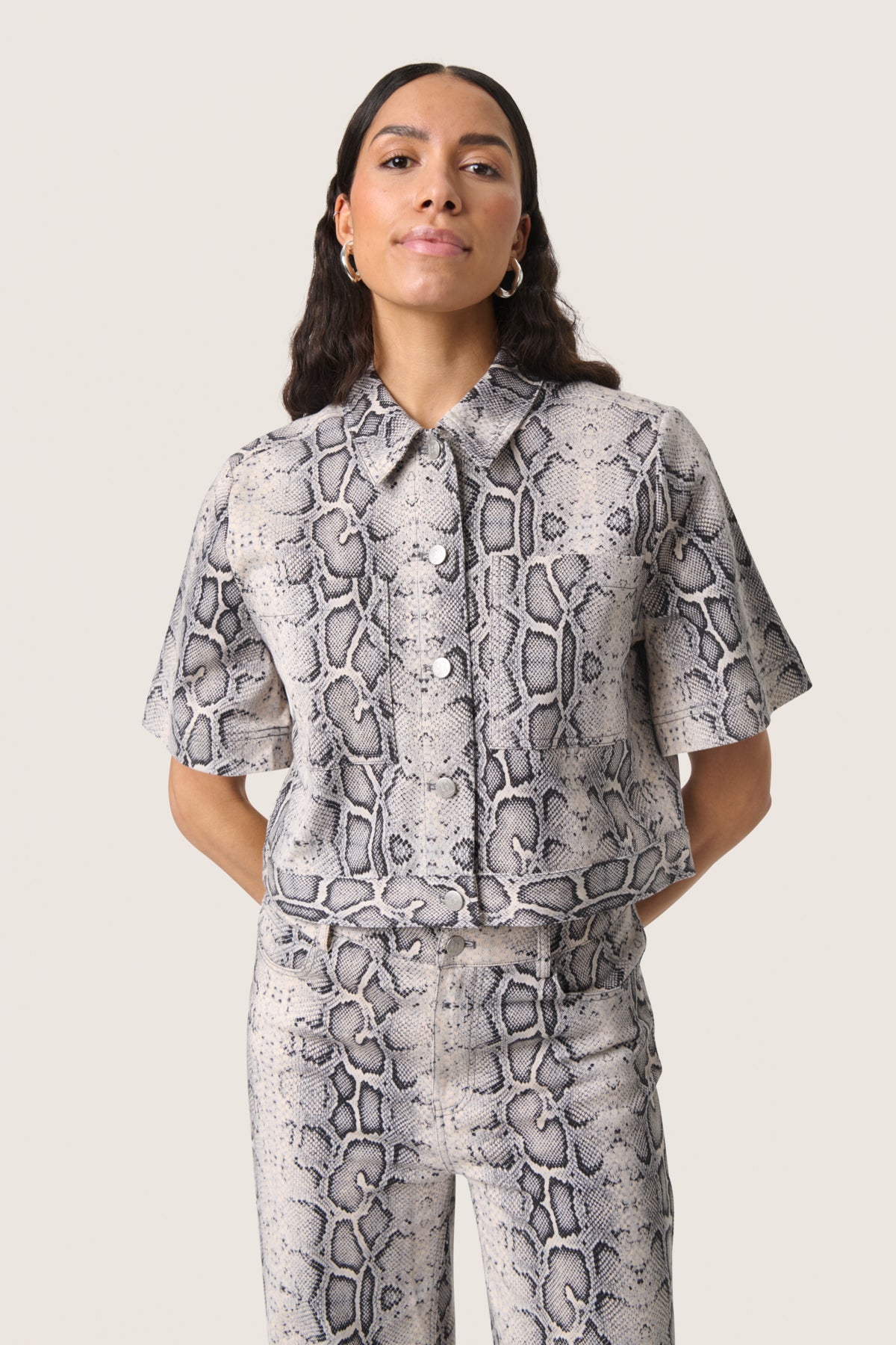 SLSandja Overshirt SS Grey Snake Print - 30408331