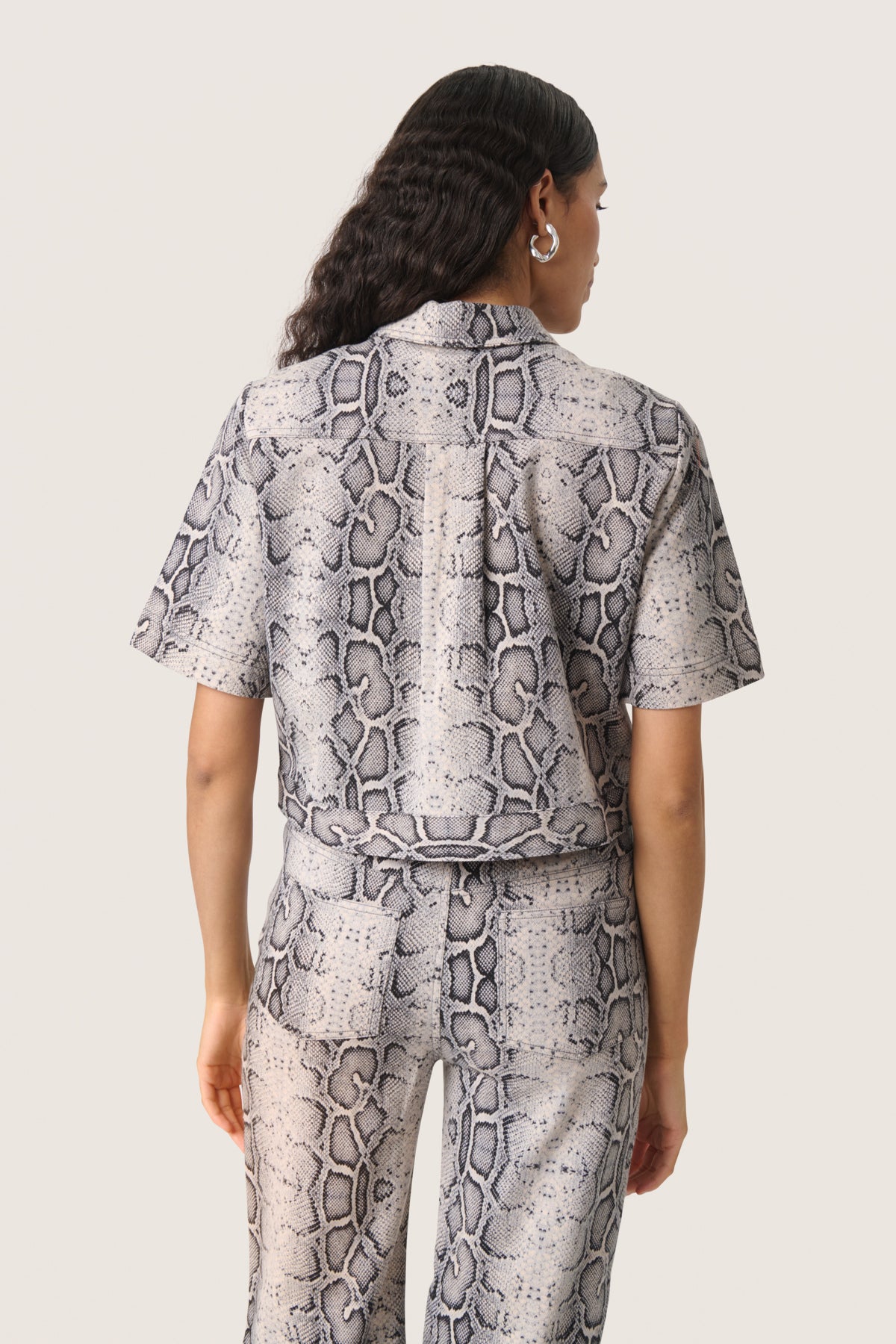 SLSandja Overshirt SS Grey Snake Print - 30408331