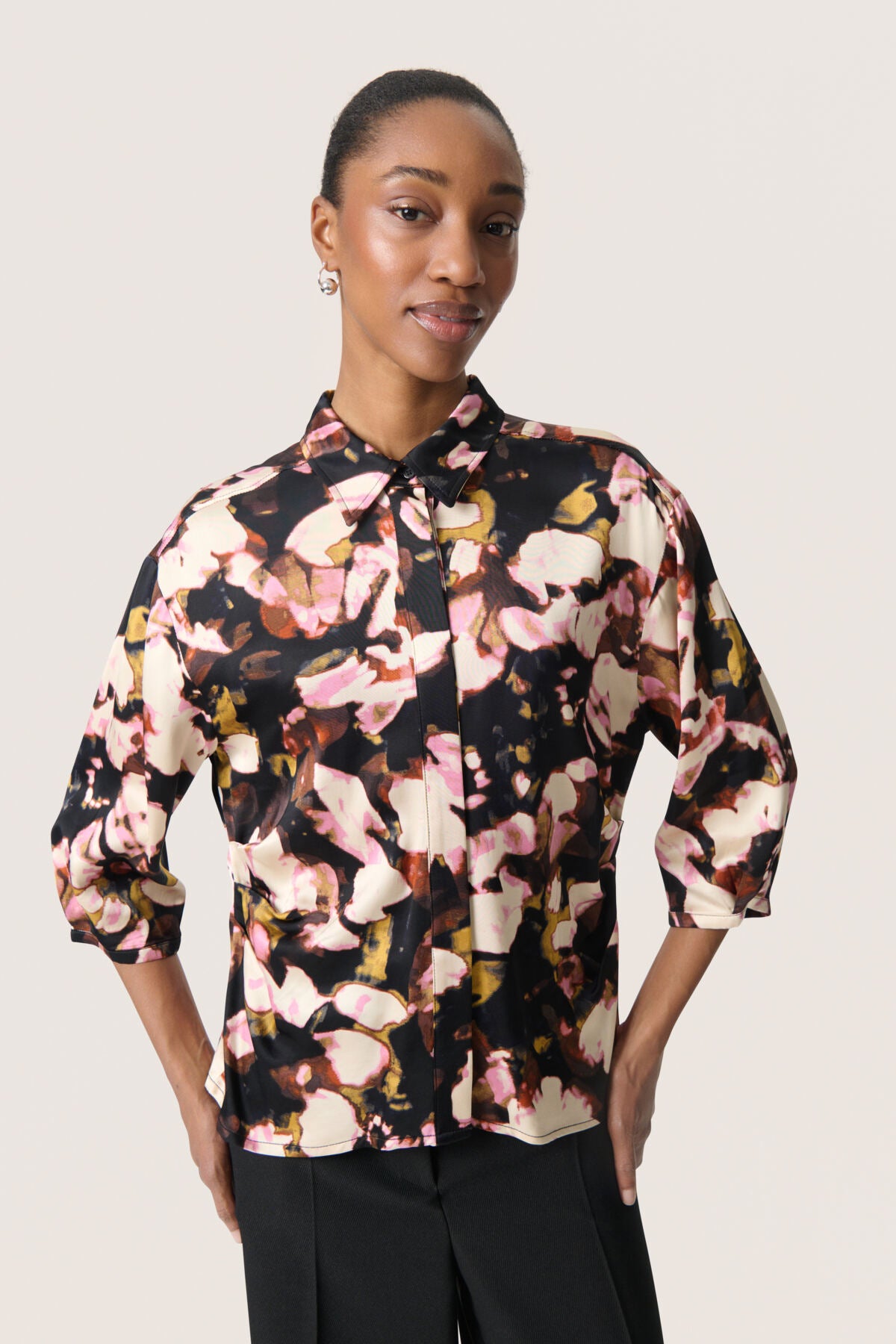 SLCinna Elly Shirt SS Chocolate Autumn Leaves - 30408801