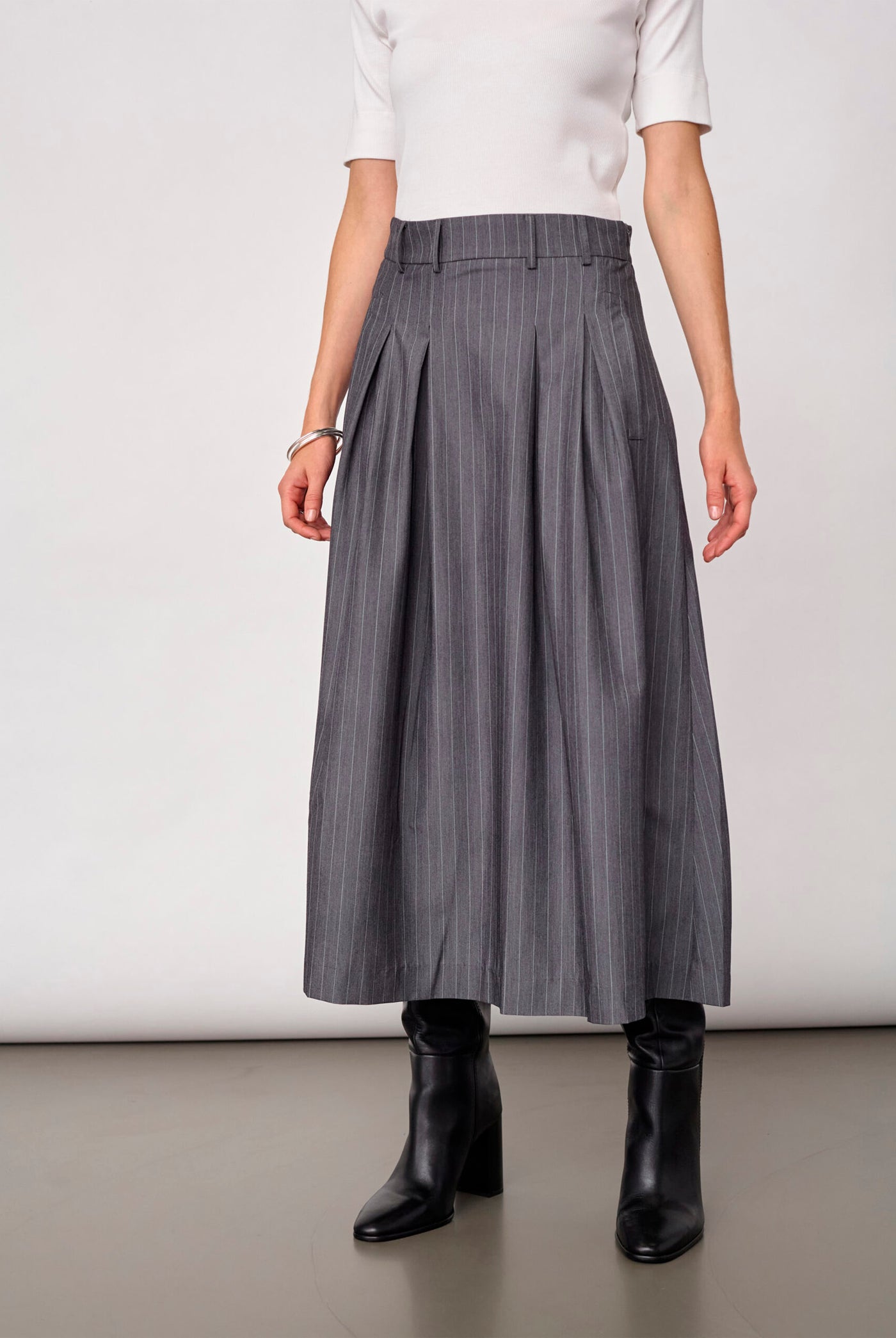 LyviaCC Pleat Pin Skirt 65003-Mid Grey - 500587