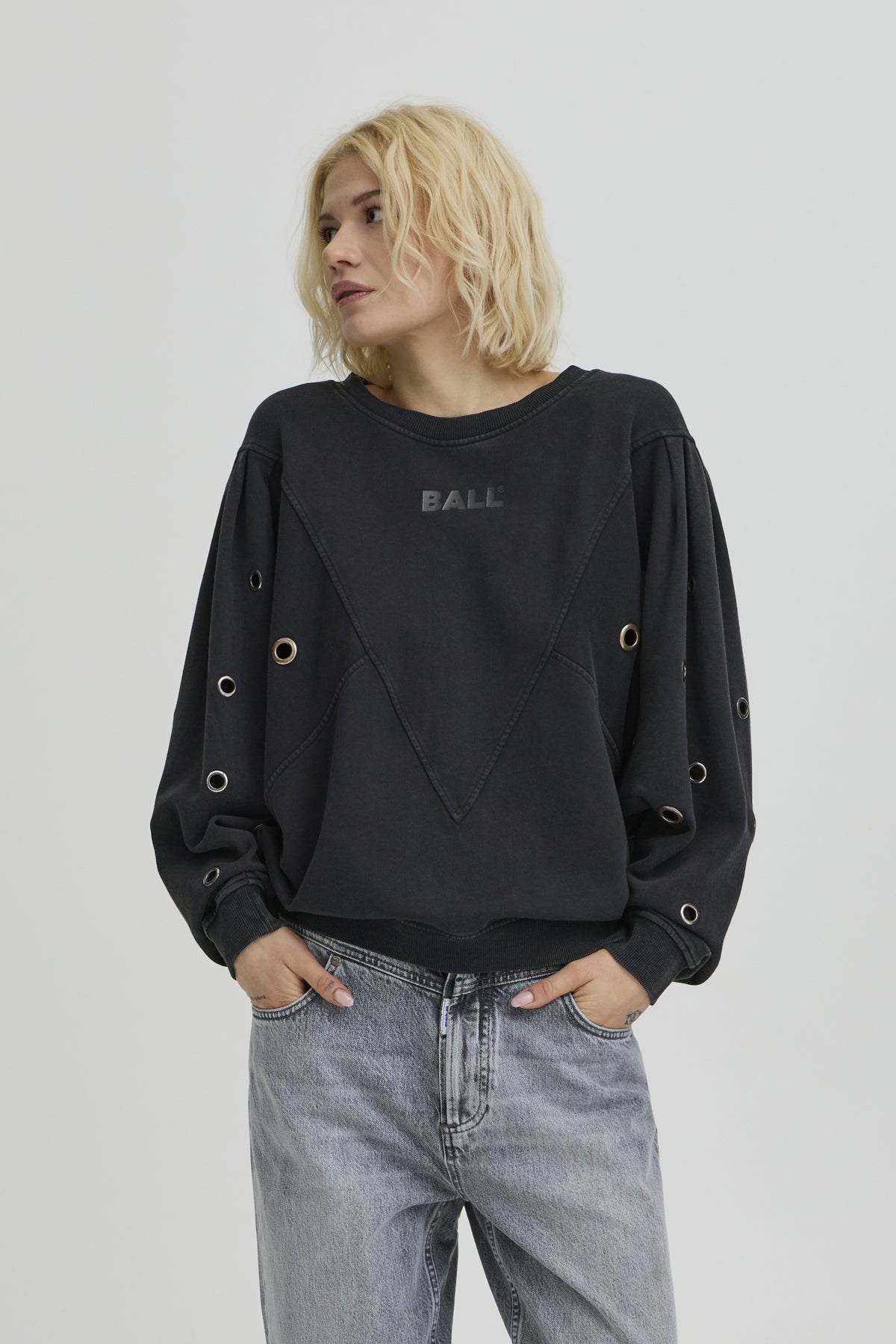 BAANGELA EYELET SWEAT Black - 193911 - 50408084