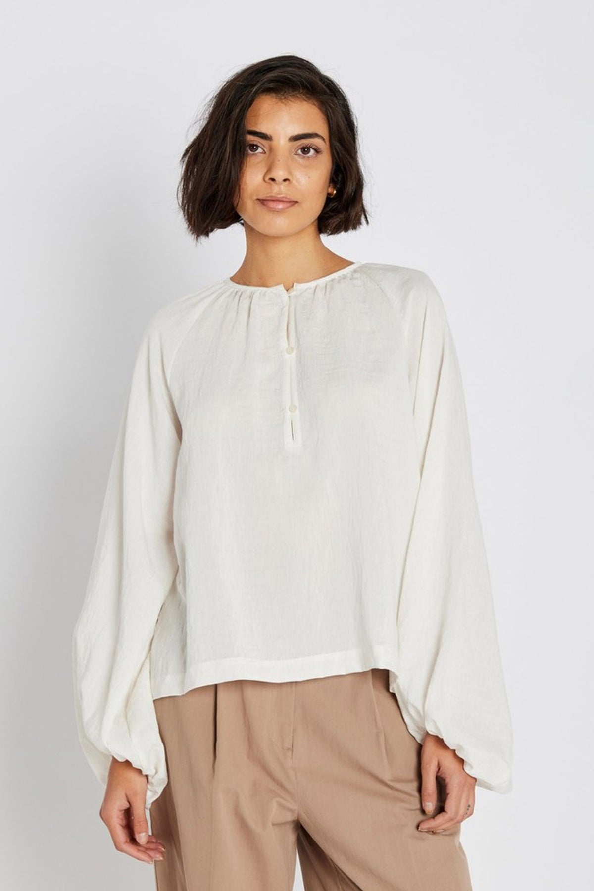 539HMMirla blouse 02 Off white - HM1303