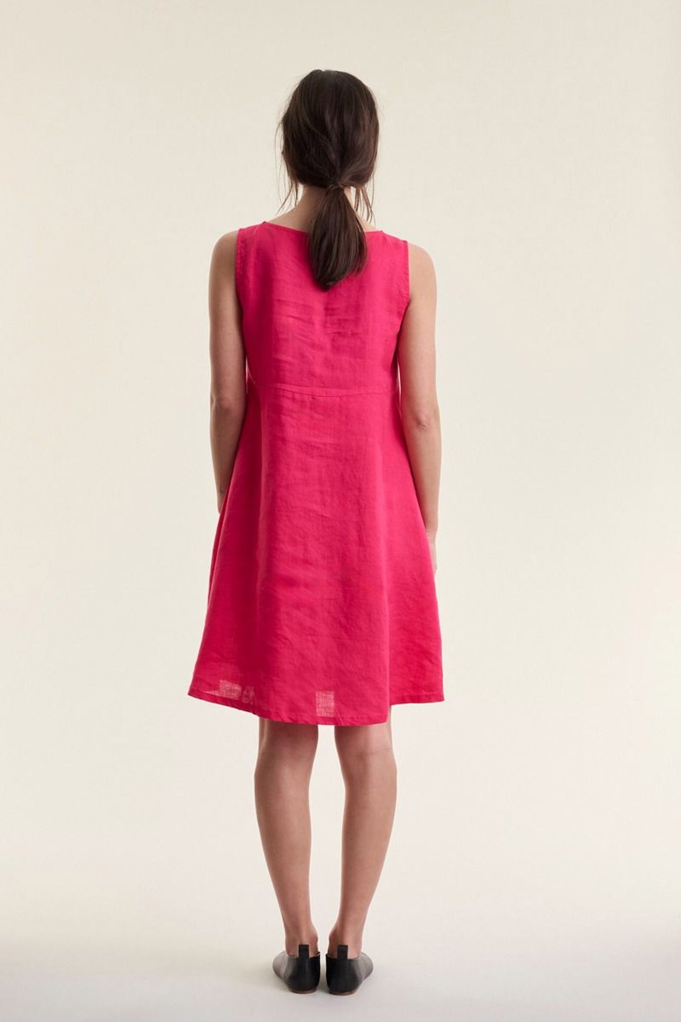 Airy linen kort kjole RHODODENDRON - 263-2136-5783