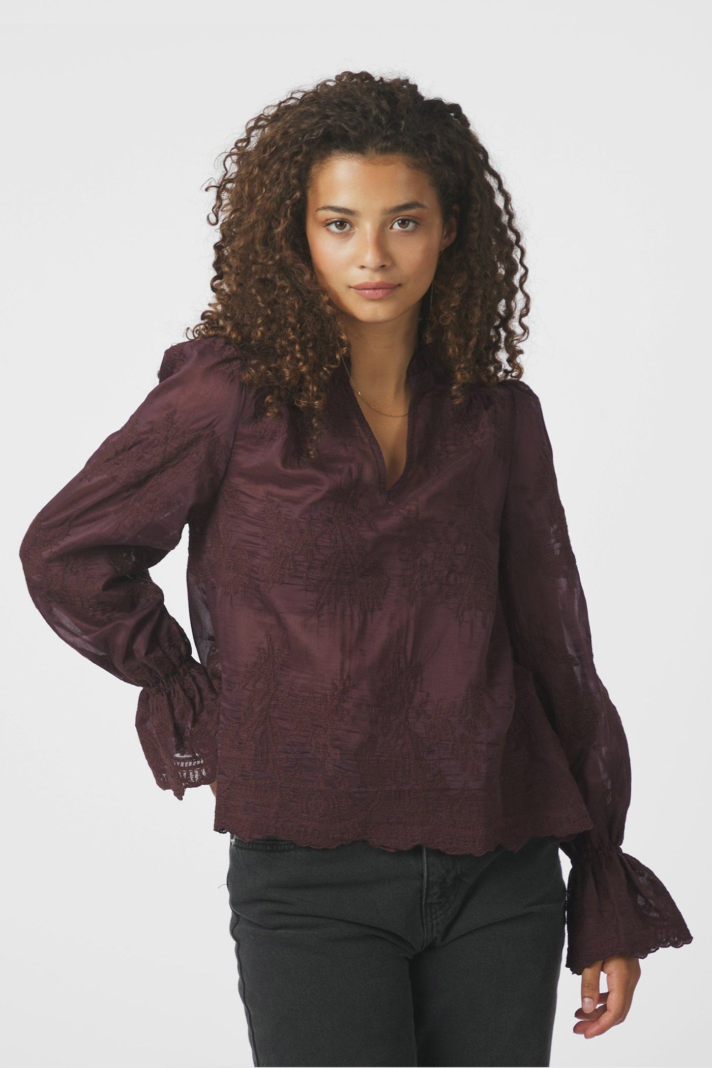 Amara Big Embroidery Burgundy - 163032