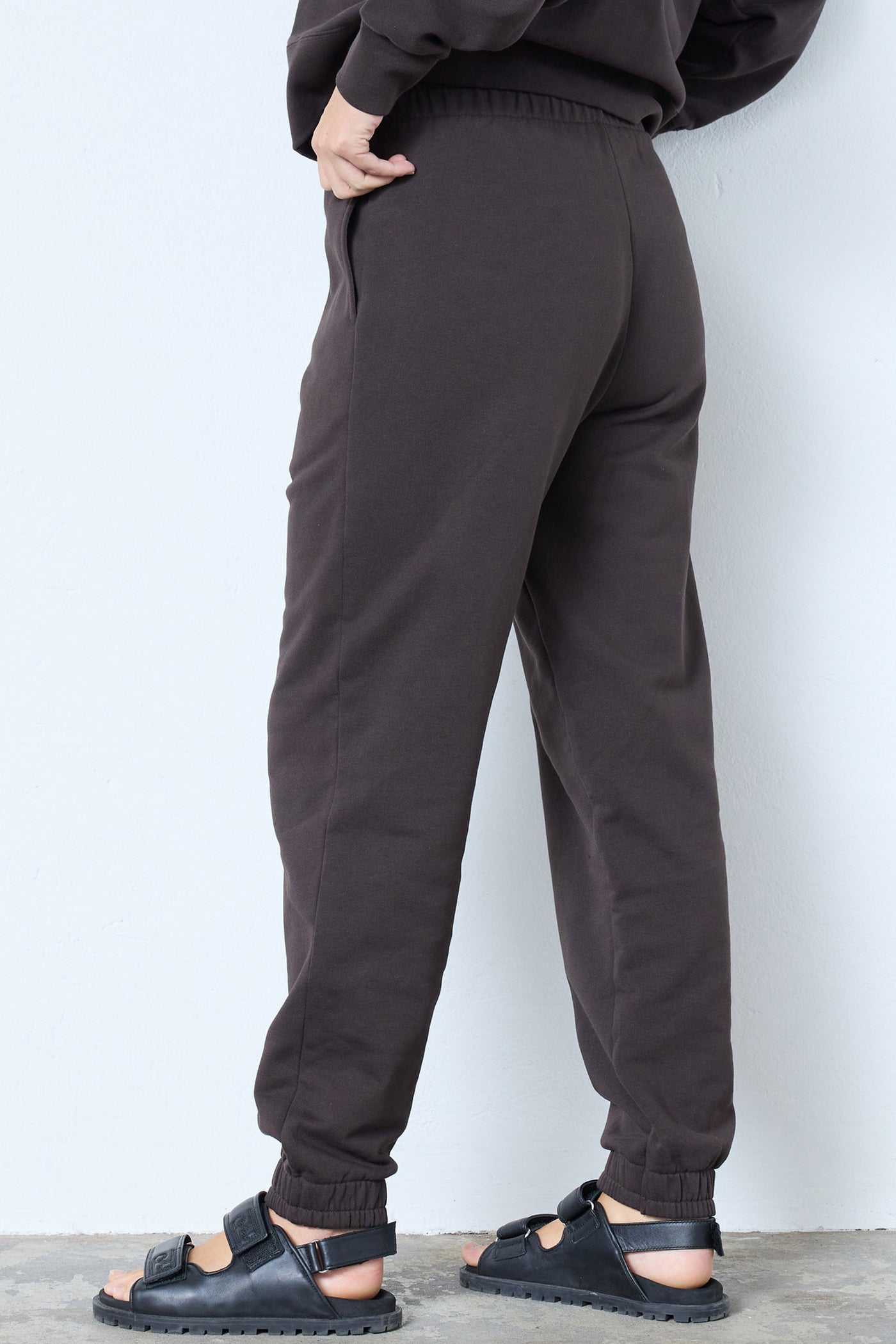 ErisCC Sweatpant 145-Dark Brown
