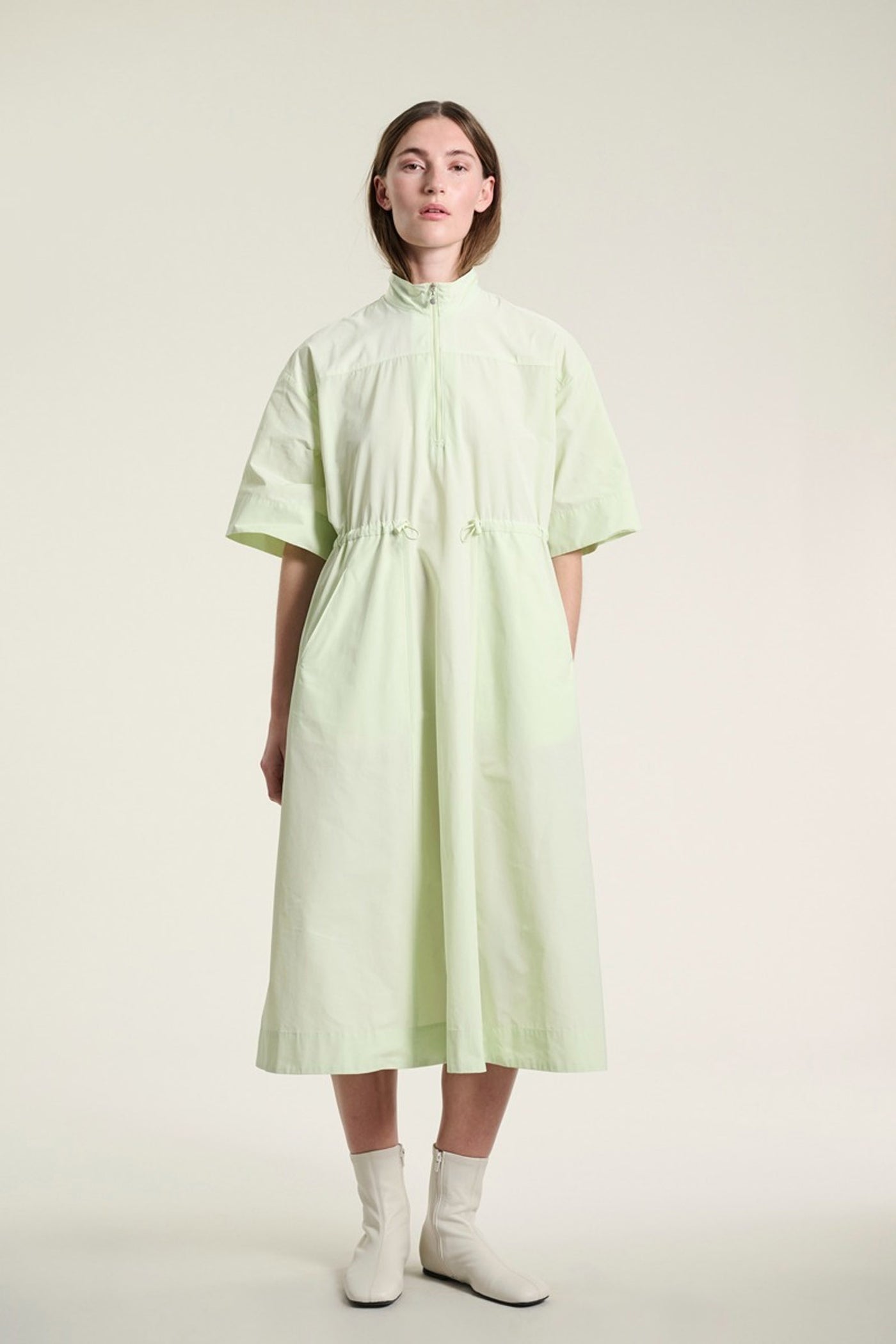 Fukkura kjole med lynlås LIME CREAM - 262-2380-5677