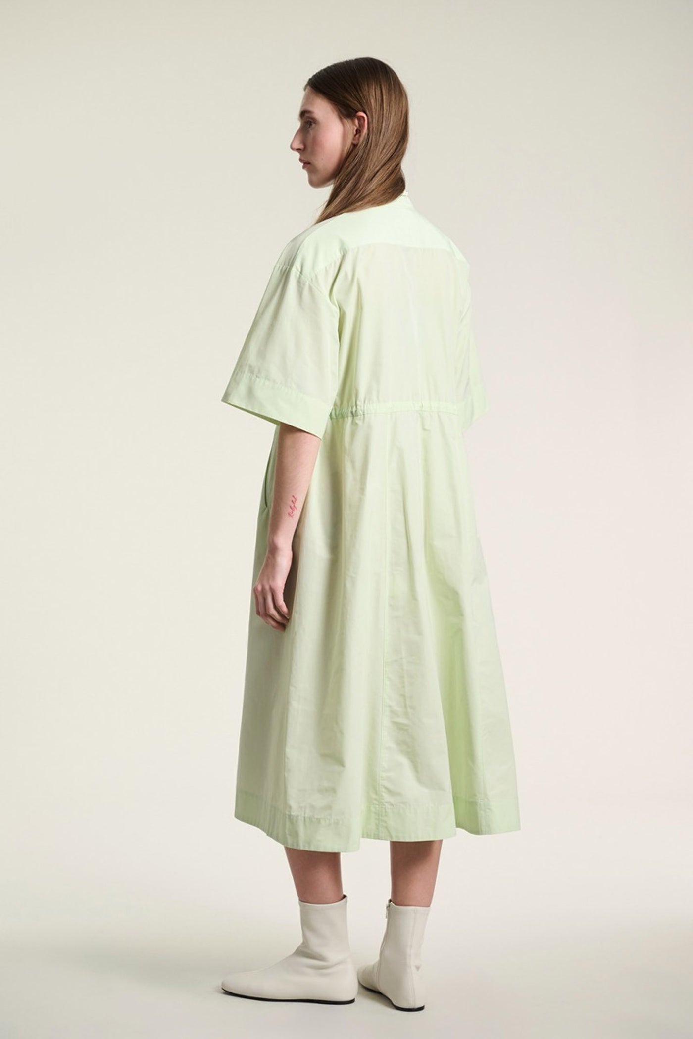 Fukkura kjole med lynlås LIME CREAM - 262-2380-5677