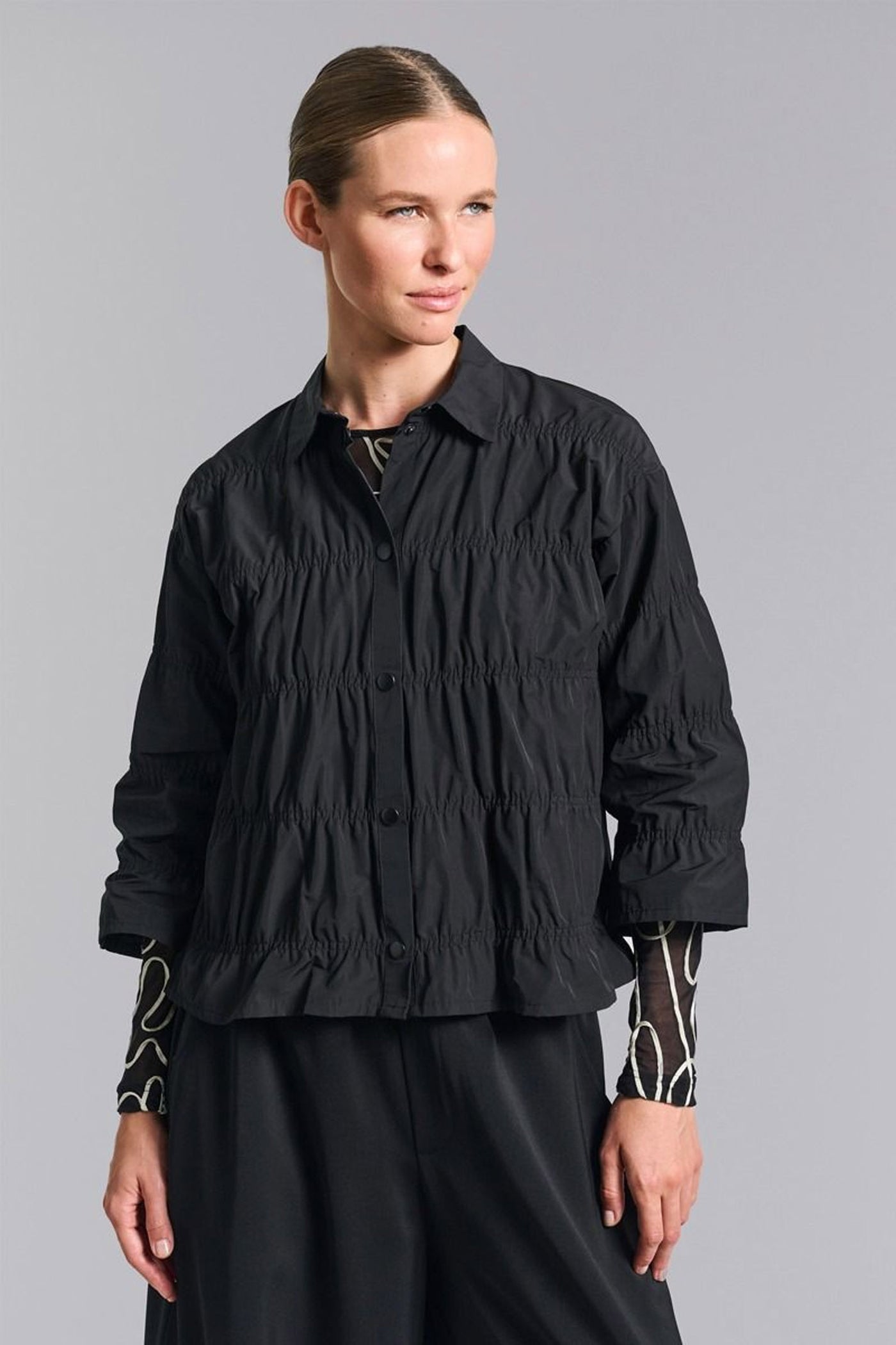 Fukkura poplin jakke med elast Black - 259-2380-5498