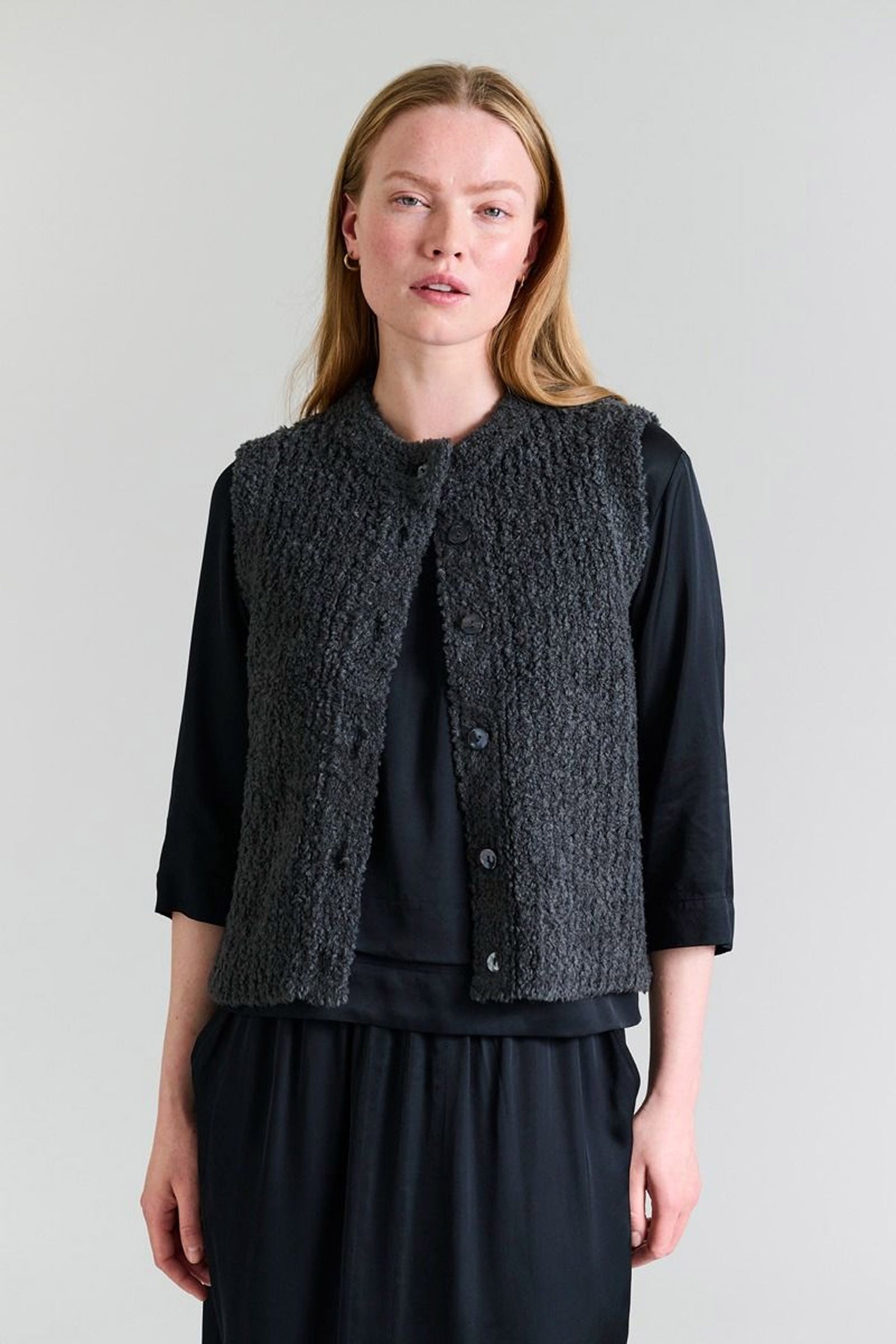 Fuwatto ærmeløs bluse Pirate Black - 257-1069-5462