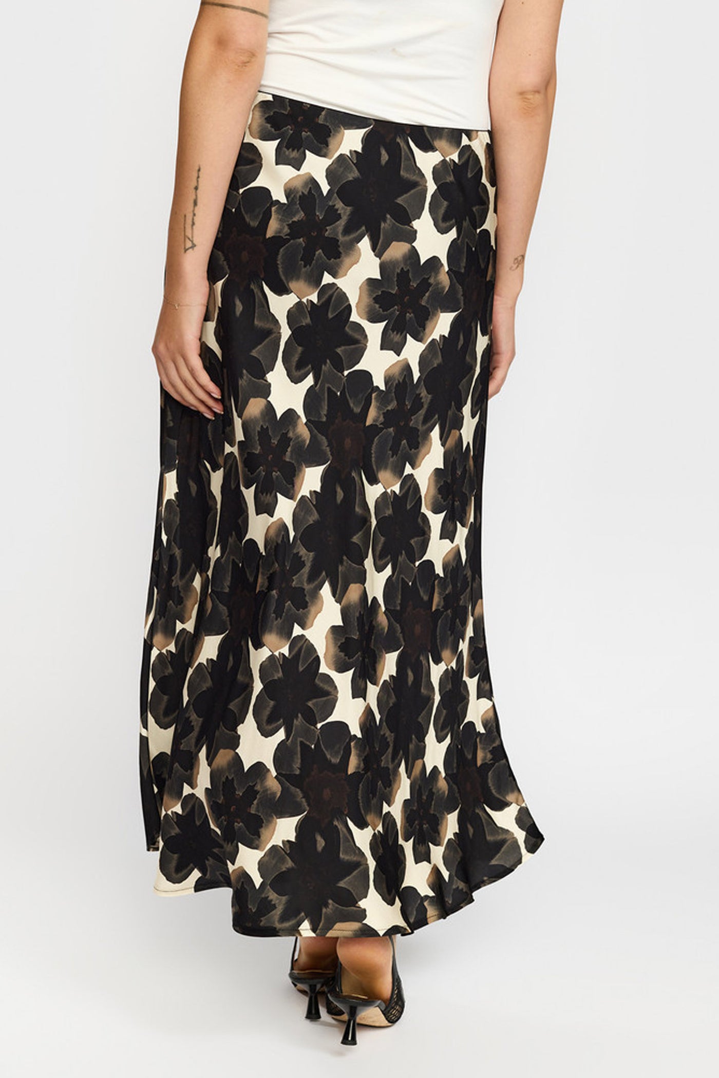 GEORGINA BLACK FLOWERS - 1021421