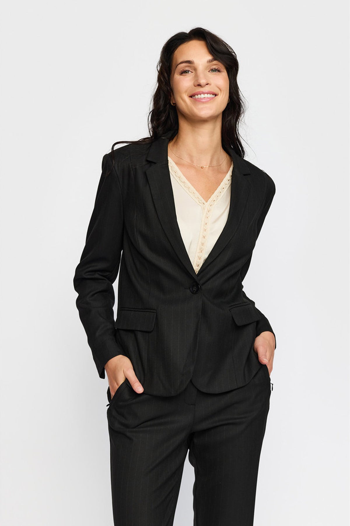 ILLIE PIN BLACK PIN - 1021308