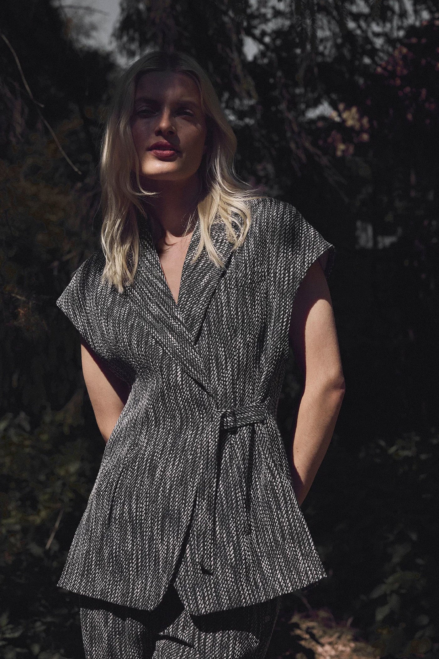 Kanea, waist coat 91999-Black - 62100/6797