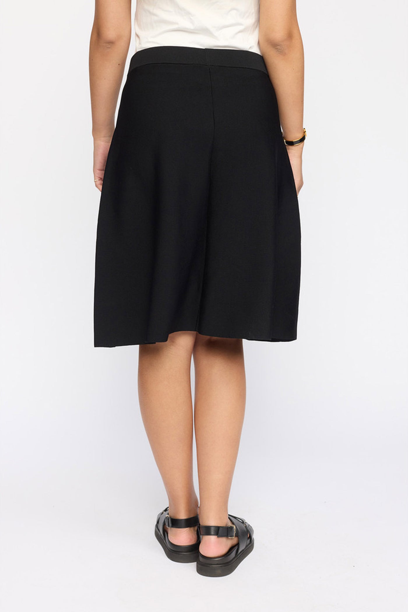 LIVA.SP25 Black - LIVA.SP25