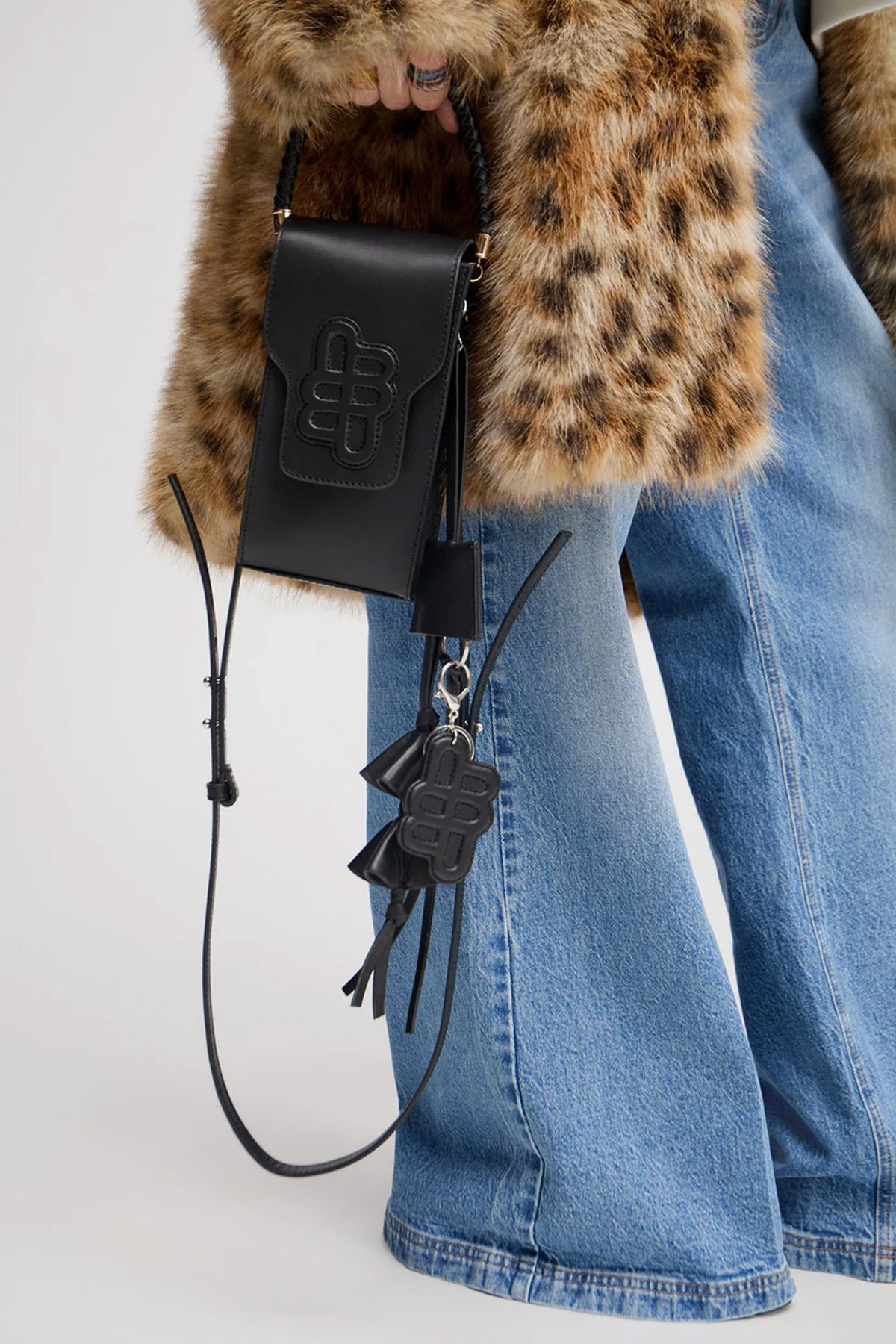 LUMUT 2-Black - 1912/26158