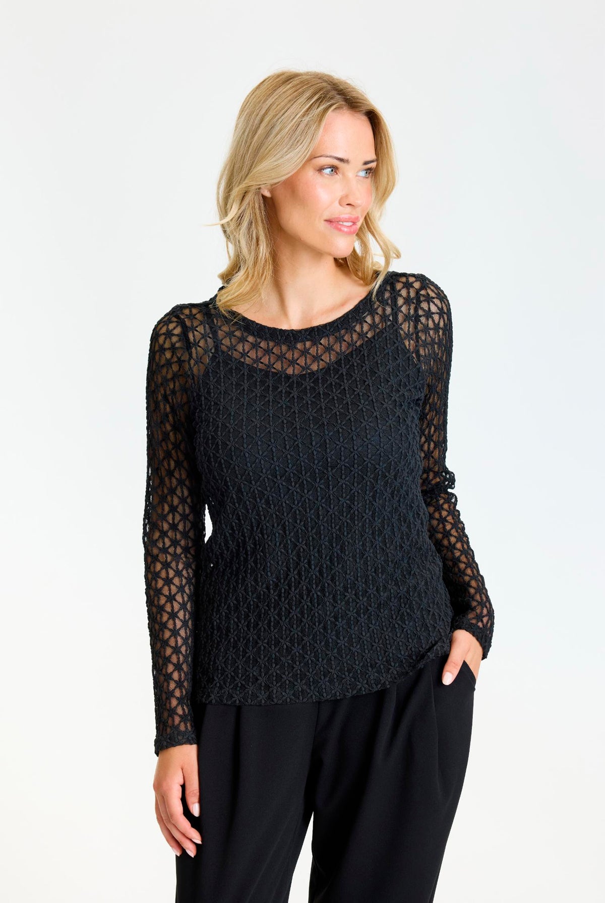 Jill t-shirt SORT - 17284