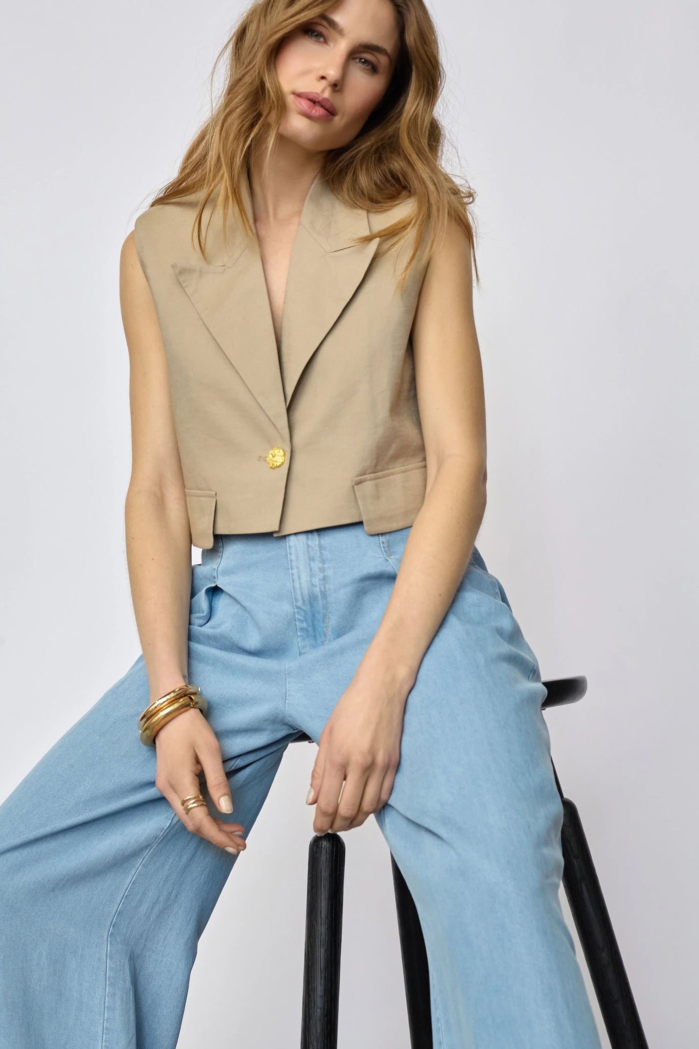 LeilaCC Linen Crop Vest 320-Bisquit - 40054