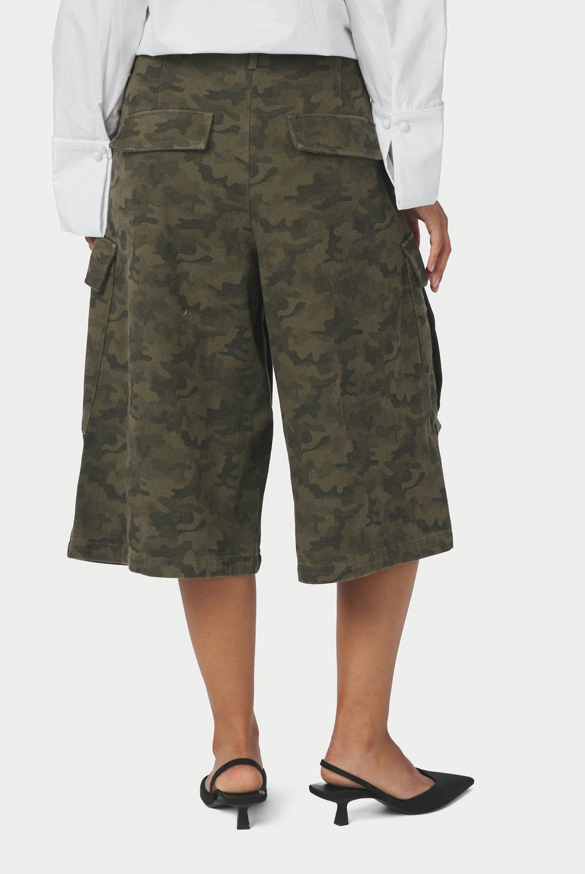 Islana Camou Shorts Camou - 170089