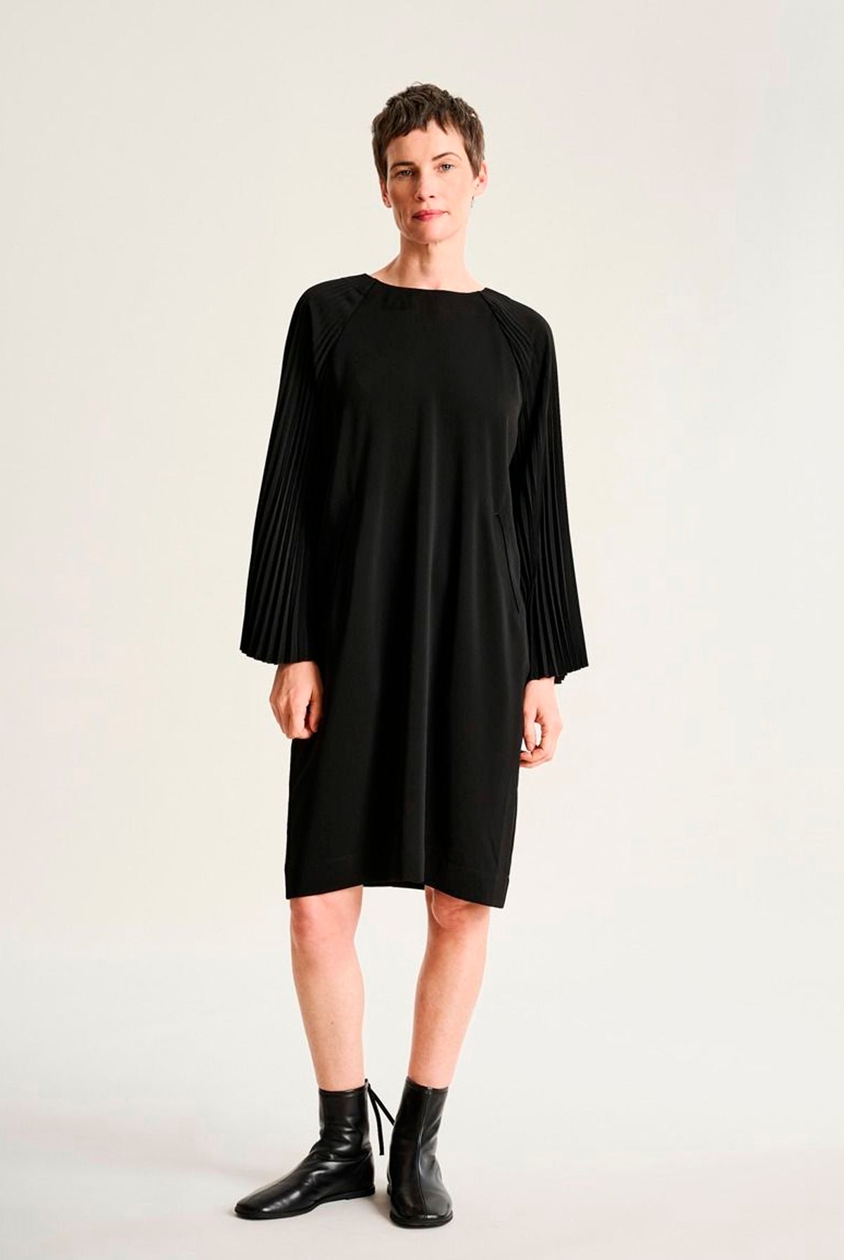 Yume kjole med plissé detalje Black - 267-2491-5935