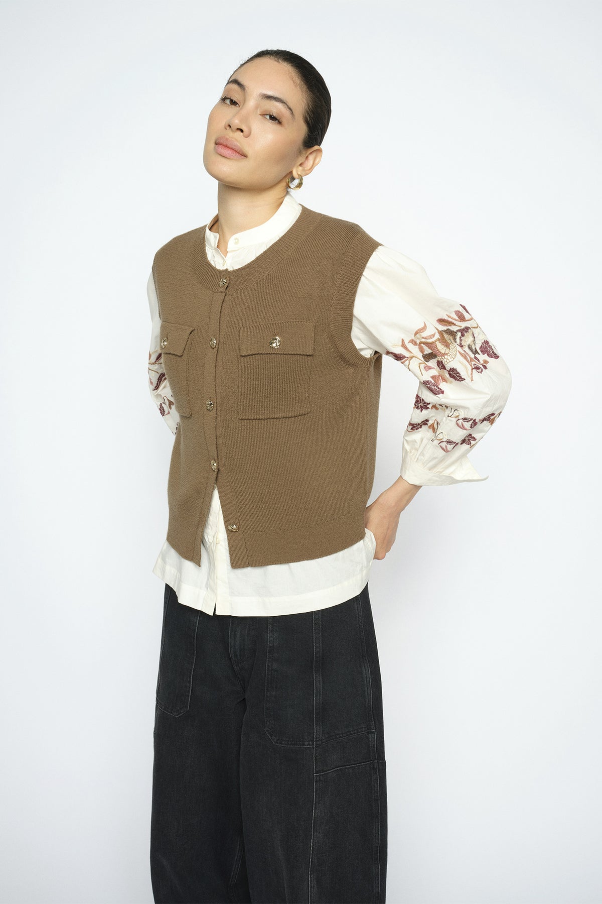 MMAyana Wool Knit Vest Dark Camel - 182960