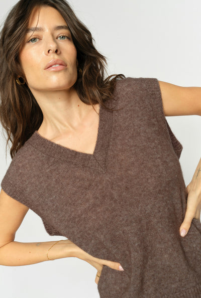 MMMape V-Neck Knit Vest Coffee Quartz - 177570 Thumbnail