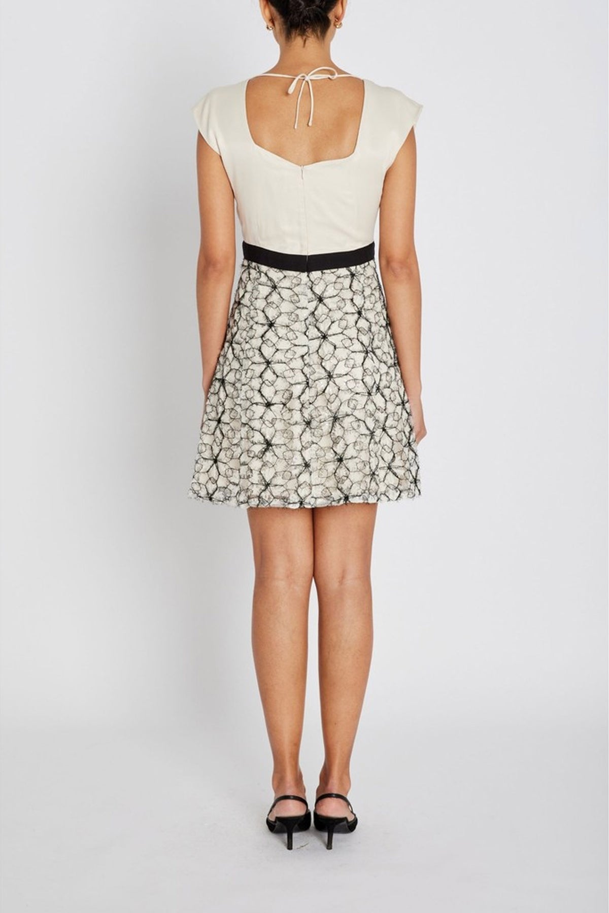 ManicariaBBOritta dress Cream / Black - BBW4928