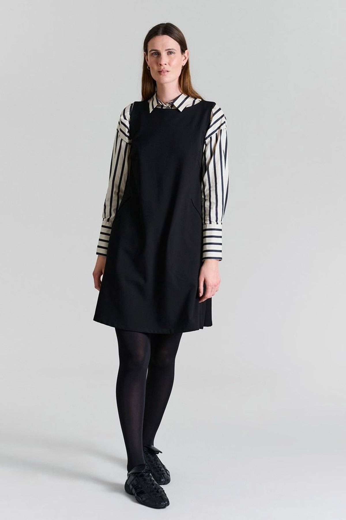 Noru ærmeløs kjole Black - 257-2440-5376